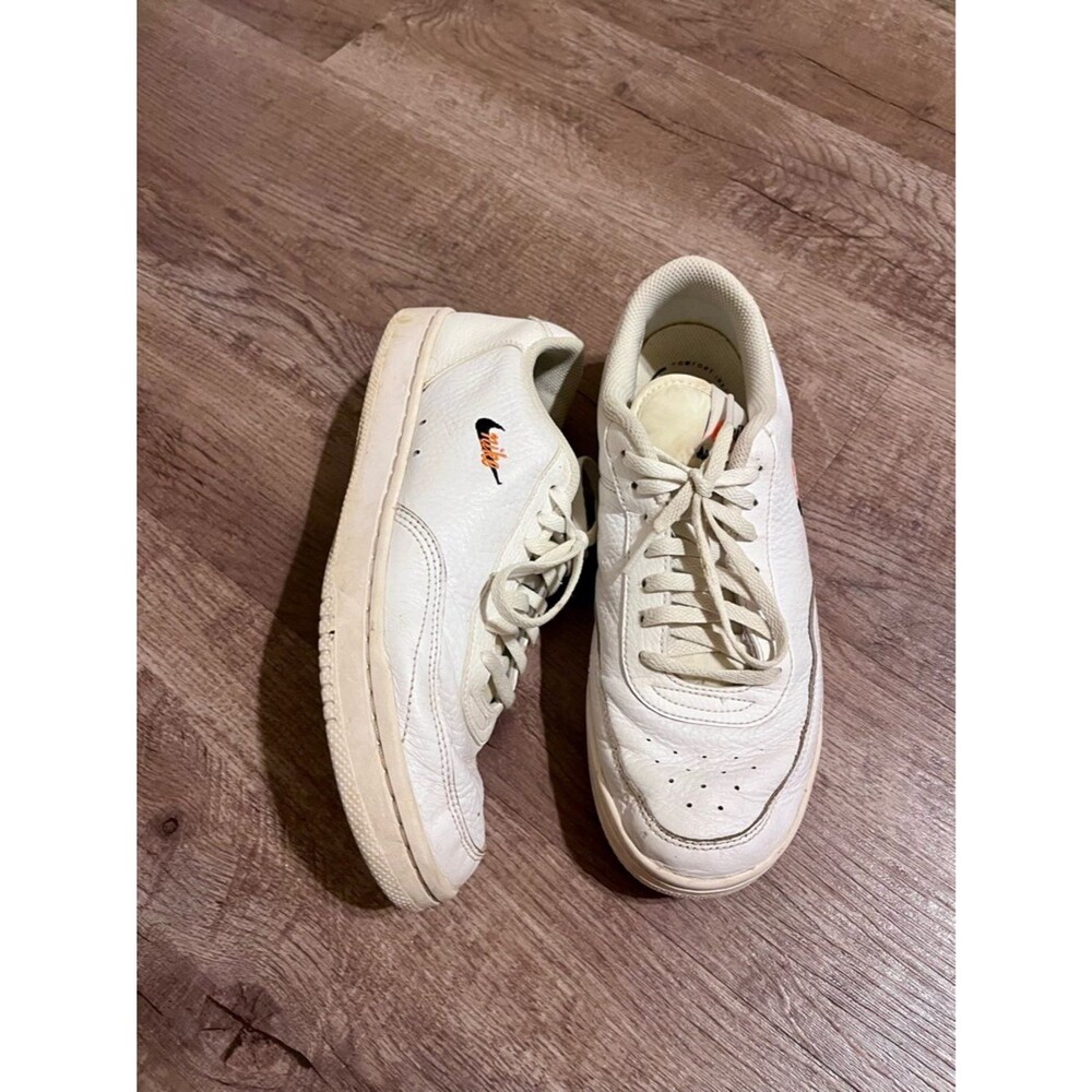 Nike court vintage premium white Low-Top Sneakers with Orange Swoosh